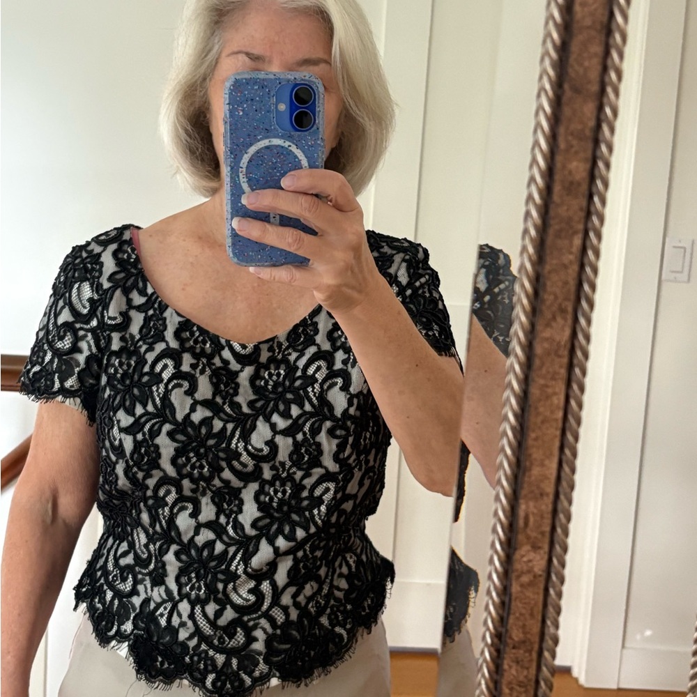 Carmen Marc Valvo Beaded Embroidered Lace Top donated